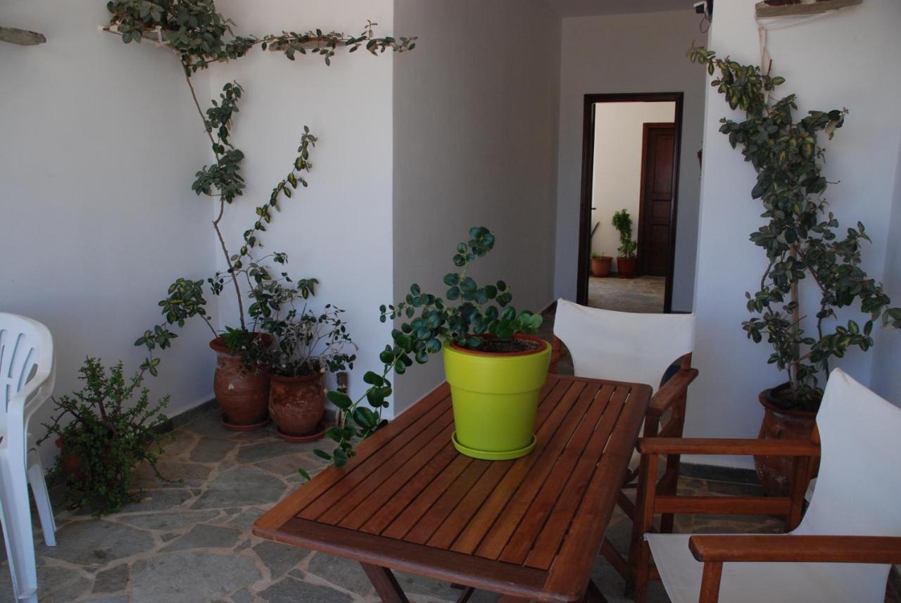 Theodorou Hotel Azolimnos Syros Room photo