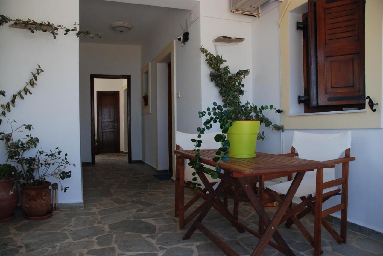 Theodorou Hotel Azolimnos Syros Exterior photo