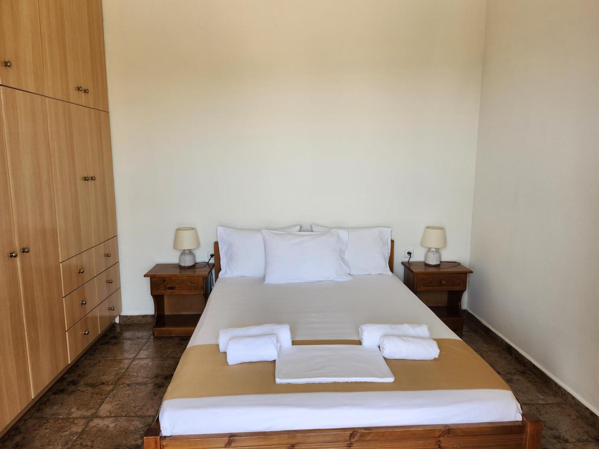 Theodorou Hotel Azolimnos Syros Room photo